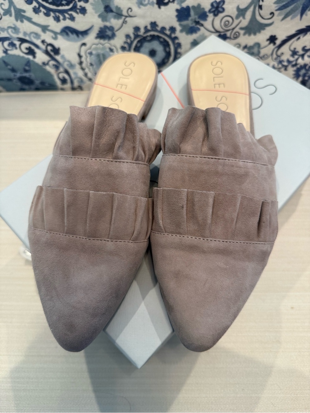 Sole Society Pollina Earl Grey Kid Suede Ruffle Pointed Toe Mules Size 9M